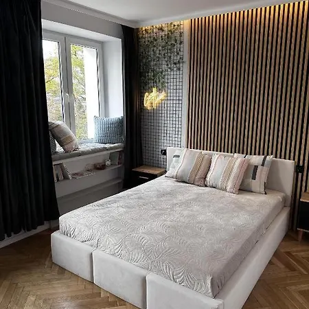 Cozy 2-room In The Center *